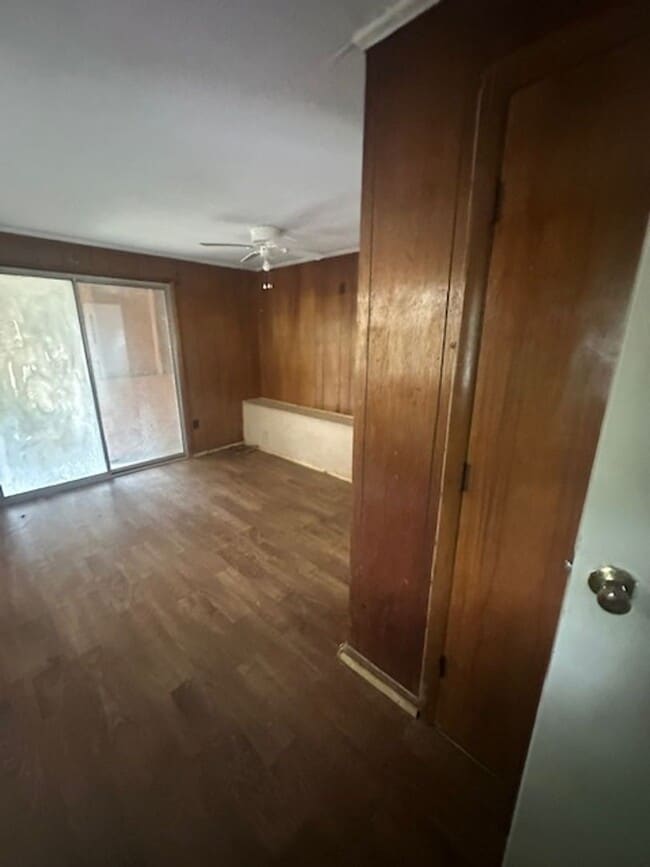 Building Photo - 605 Greenmead Dr