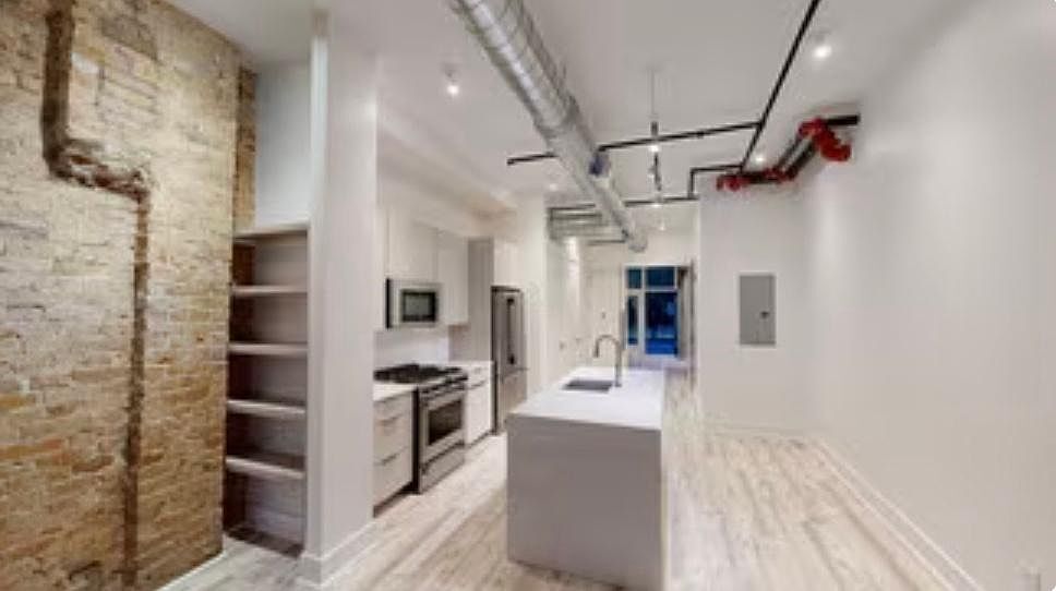Building Photo - 1710 Elm St