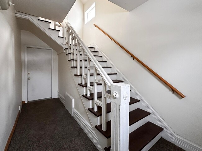 Building Photo - 618 N Ashland Ave