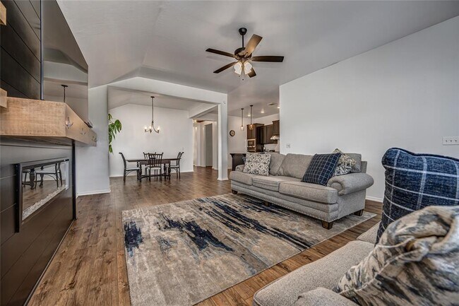 Building Photo - 8516 Gibbs Dr