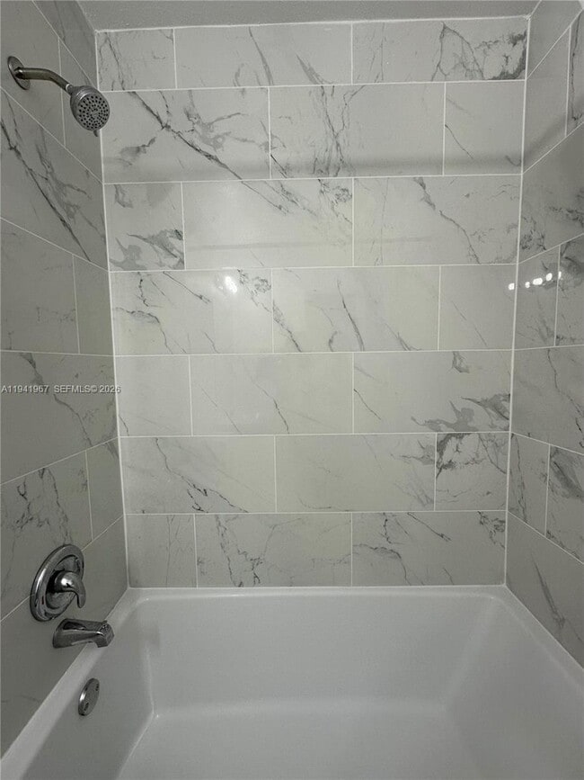 Building Photo - 3660 NE 11th Ave