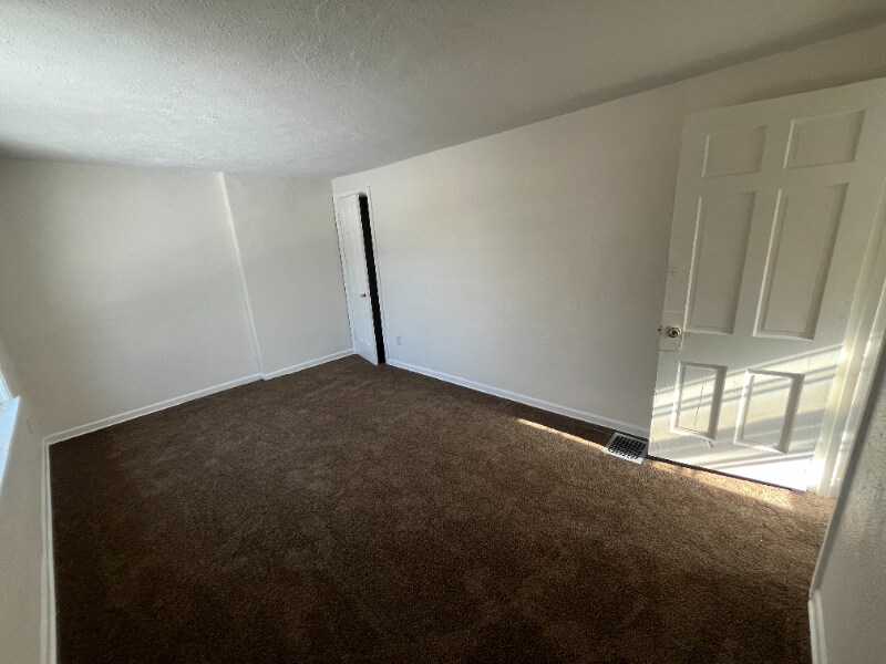 Building Photo - 721 Winston Dr