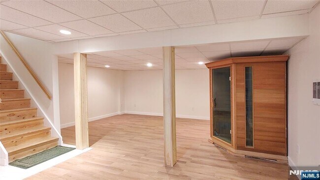 Building Photo - 281 Kinnelon Rd