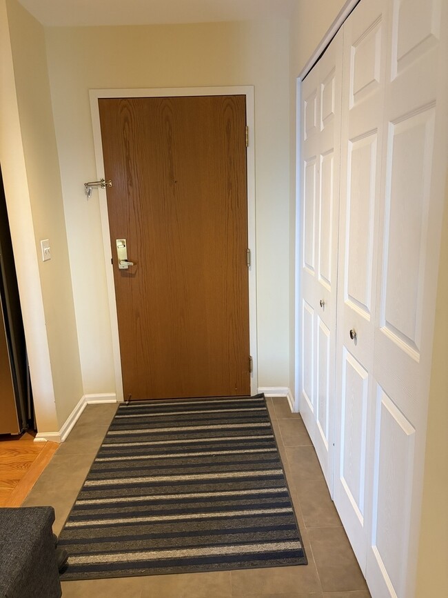 Building Photo - 57 Hunt Club Dr