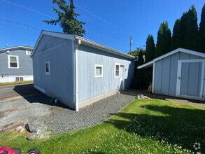 Building Photo - Quiet, Cozy Studio Home Located in York Ne...