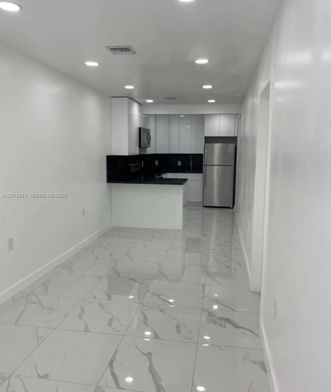Building Photo - 3161 NW 31st St