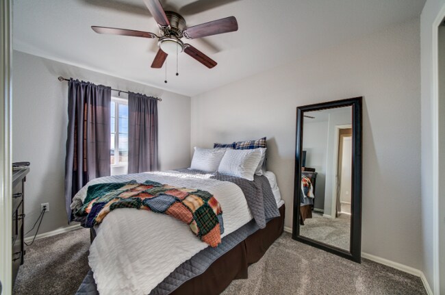 Building Photo - 7423 Sand Lake Heights