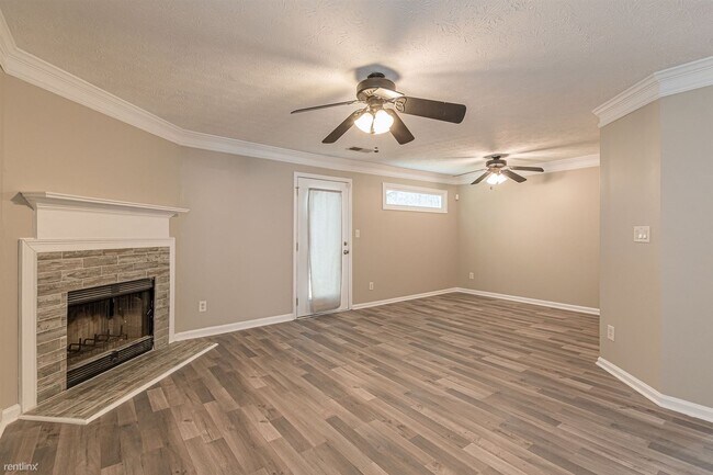 Building Photo - 3 br, 2.5 bath Townhome - 5895 Hampton Court