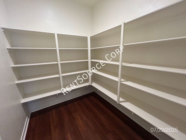 Building Photo - 45051 Marbella St