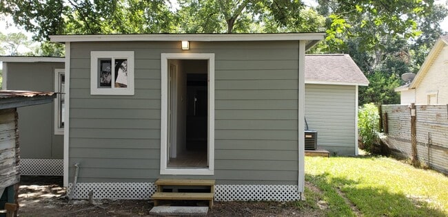 Building Photo - 3221 Wimberly St