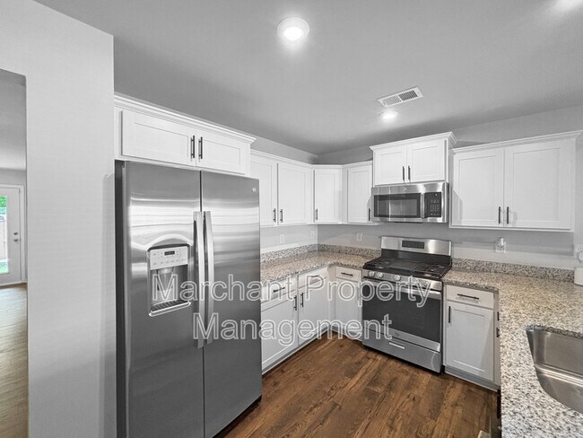 Building Photo - 403 Moss Branch Ct