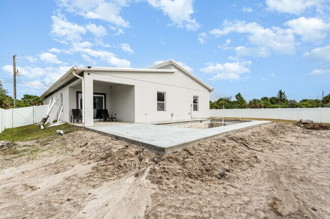 Building Photo - 448 St Andre Blvd