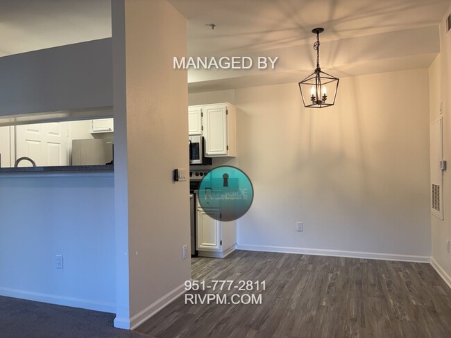 Building Photo - DISCOVER YOUR DREAM CONDO IN CANYON CREST!!