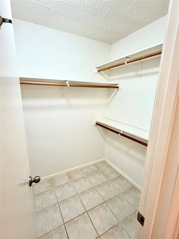 Building Photo - 9518 Topridge Dr