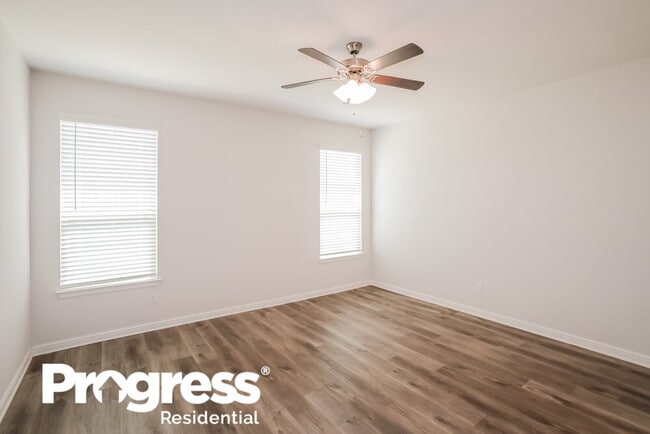 Building Photo - 9132 Golden Hollow Ln