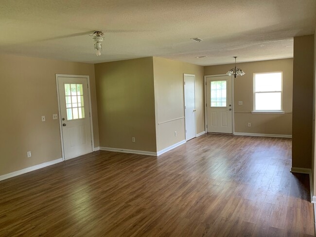 Building Photo - 2705 Nottingham Way