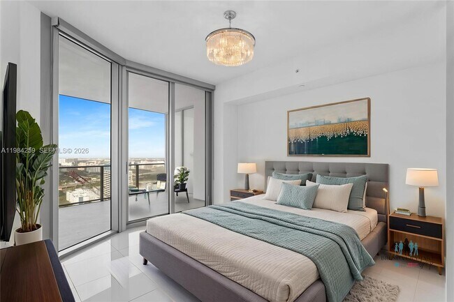 Building Photo - 851 NE 1st Ave