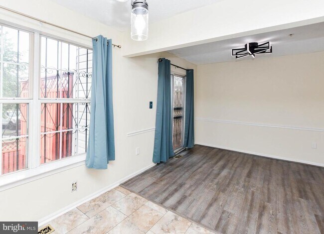 Building Photo - 1401 Deep Gorge Ct