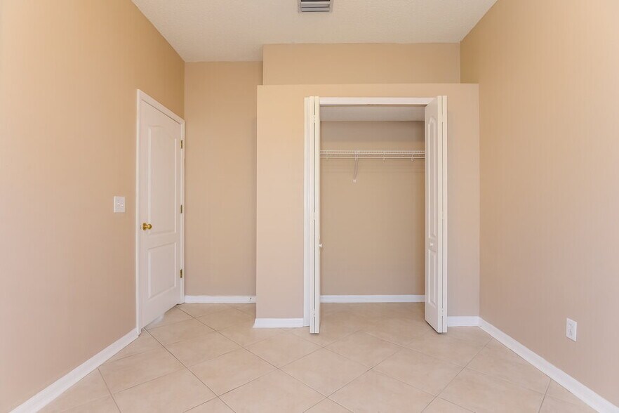 Building Photo - 13614 Mere View Dr