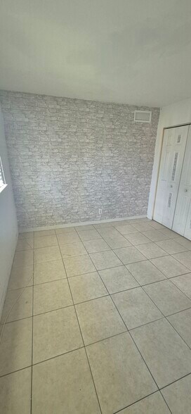 Building Photo - 2926 NW 55th Ave