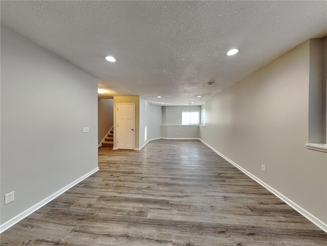 Building Photo - 1525 Independence Ave N