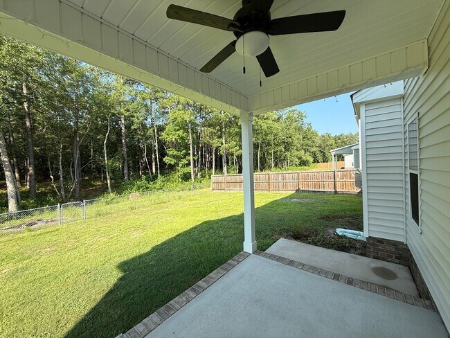 Building Photo - Stunning 4 Bed, 2.5 Bath Home in Cameron