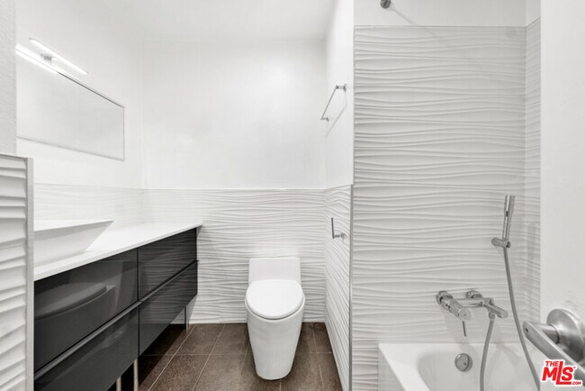 Building Photo - 4720 Park Granada