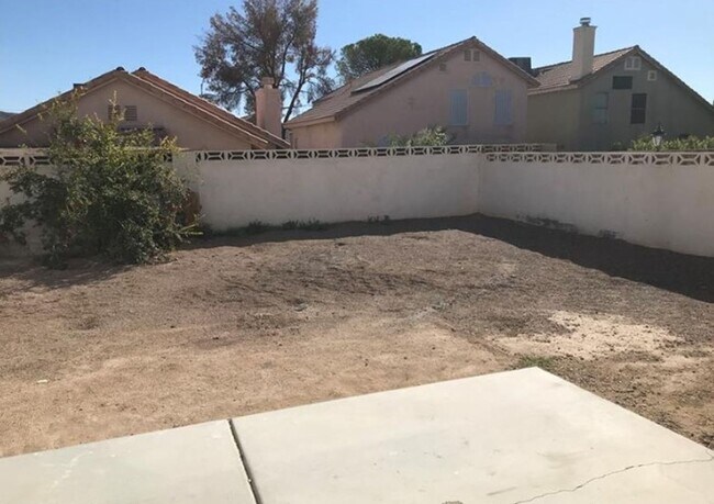 Building Photo - ABSOLUTELY BEAUTIFUL 3 BEDROOM 2 1/2 BATH