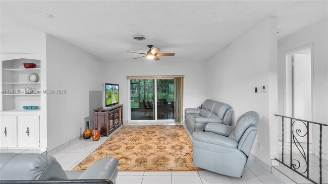 Building Photo - 831 SW 49th Terrace