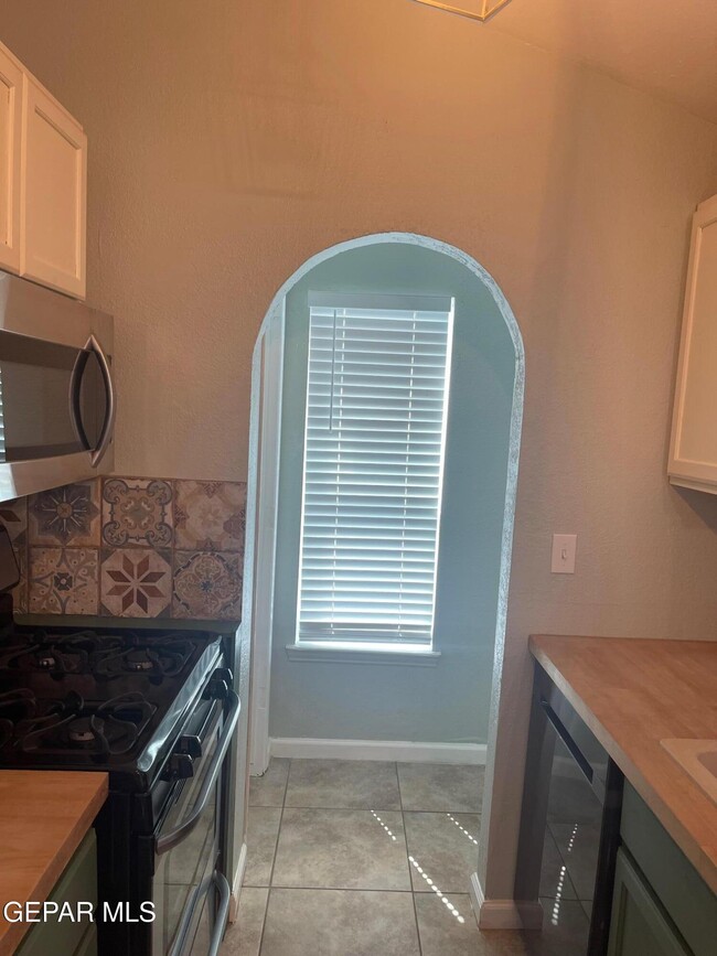 Building Photo - 1516 Greg Powers Dr