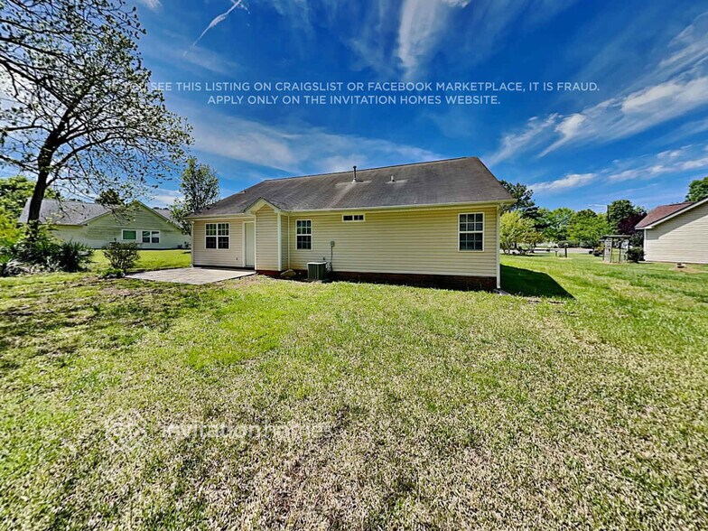 Building Photo - 2017 Briarberry Ln