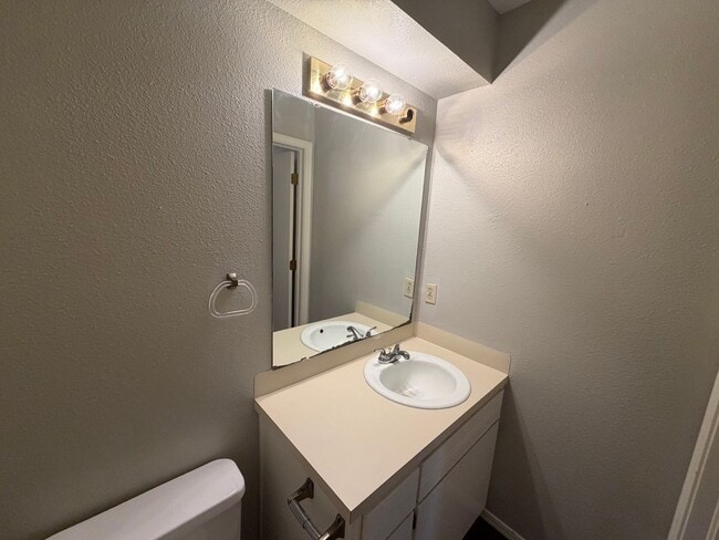 Building Photo - Belknap/Barton