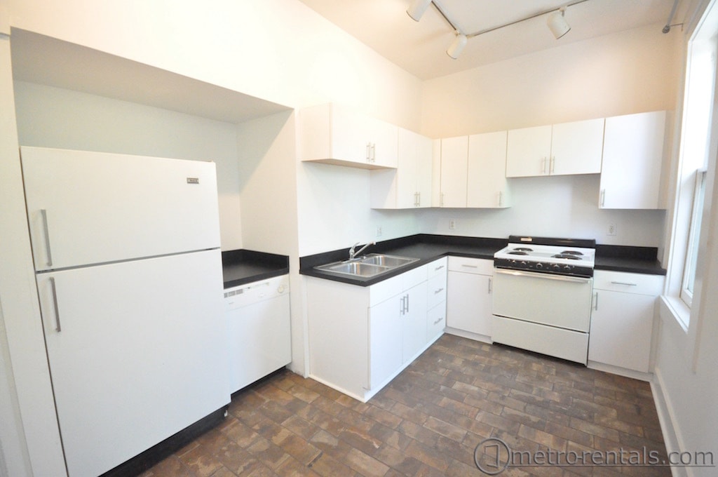 Kitchen - 888 City Park Ave