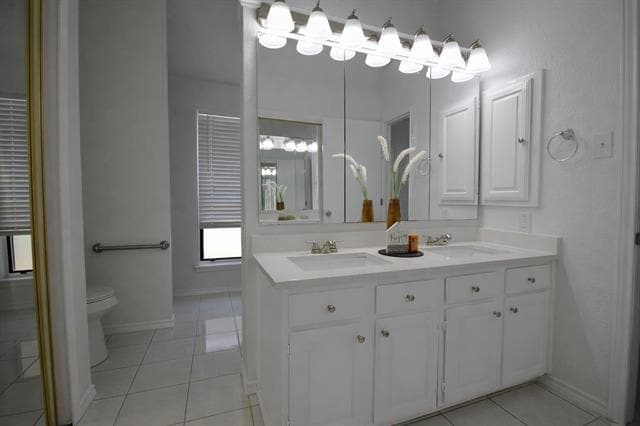 Building Photo - 2035 Lansdown Dr