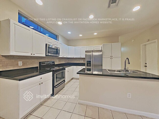 Building Photo - 5352 SW 155th Ave