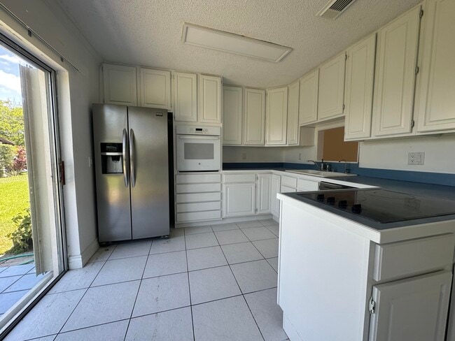 Building Photo - 15729 Bottlebrush Cir