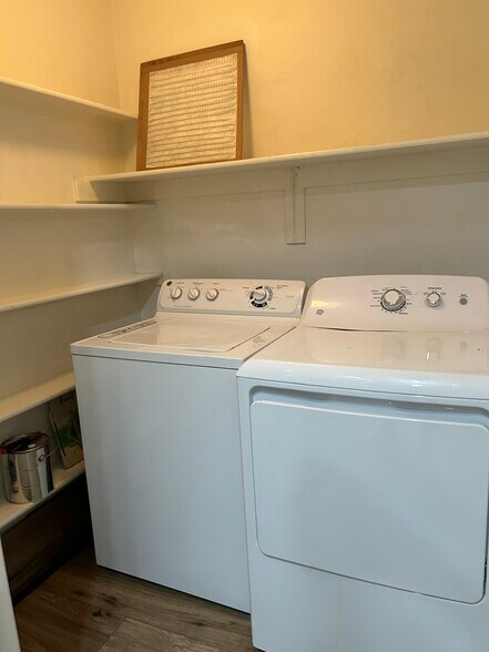 Building Photo - 1701 E Colter St