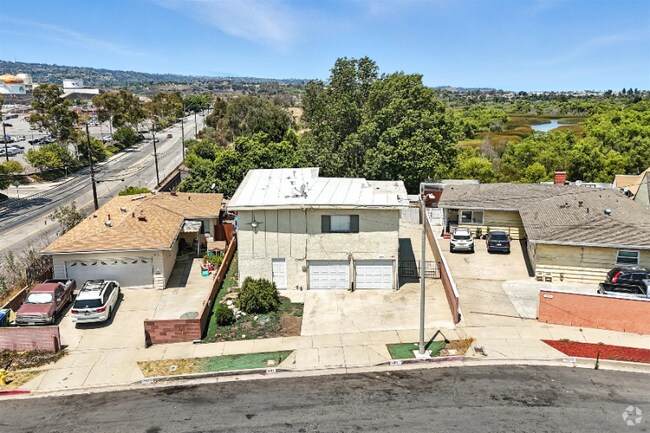 Building Photo - 1467 N Campus Ave