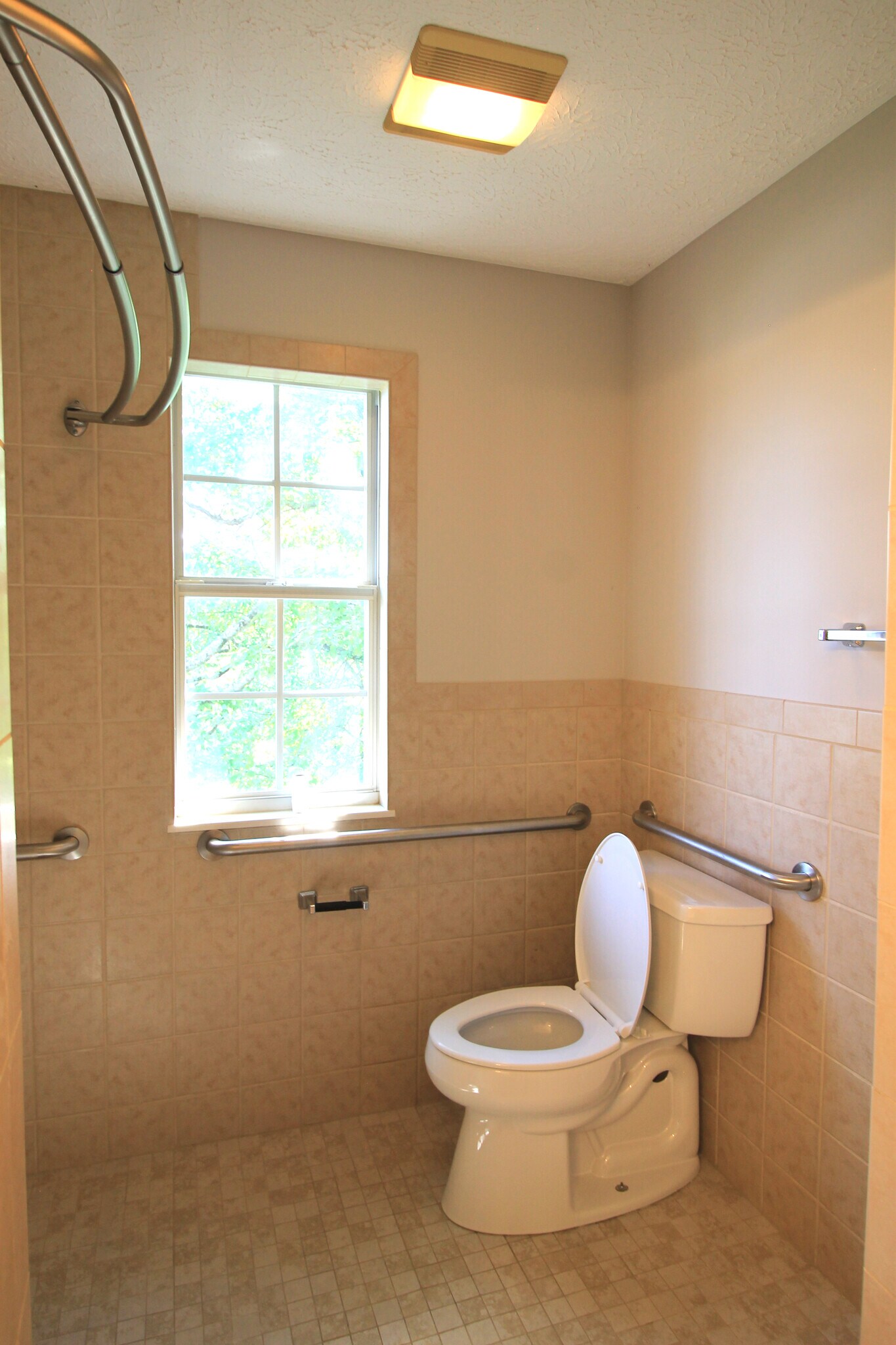 Building Photo - 5510 Fair Oaks Ln