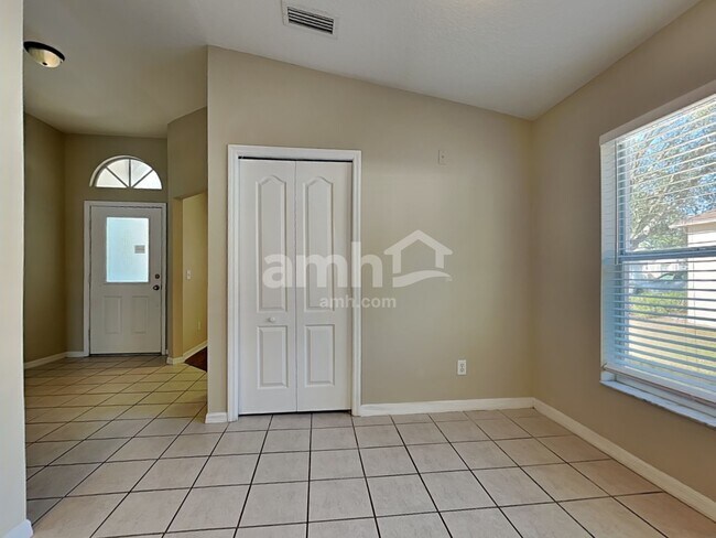 Building Photo - 24446 Landing Dr