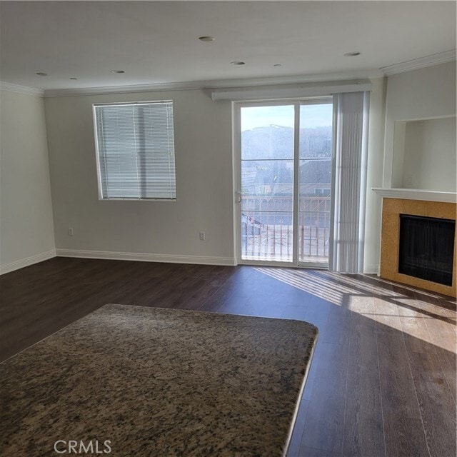 Building Photo - 815 S Grand Ave