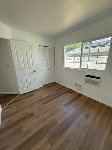Building Photo - Beautifully Renovated 5-Bedroom Home | Spa...