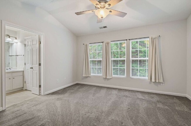 Building Photo - 3-Bed Townhouse in Leesville District