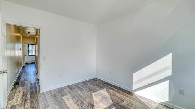 Building Photo - 2635 Arctic Ave