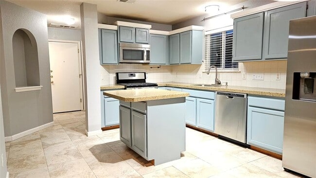 Building Photo - 17237 Tobermory Dr