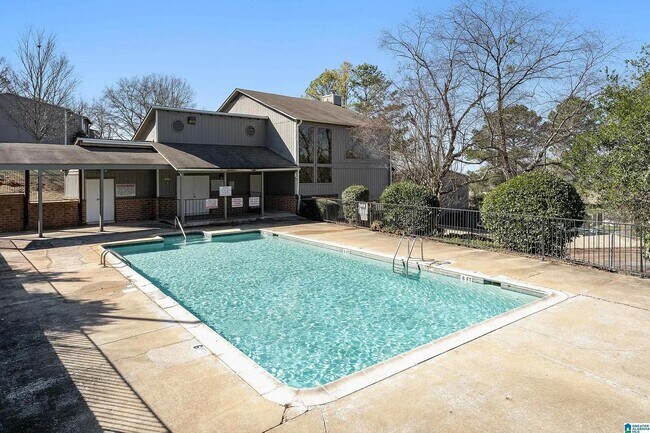 Building Photo - 406 Skyview Dr