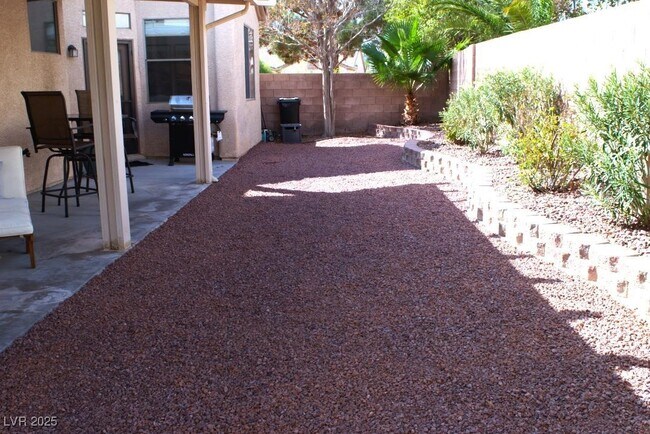 Building Photo - 7515 Splashing Rock Dr