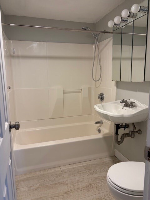 Building Photo - 31 Warren St