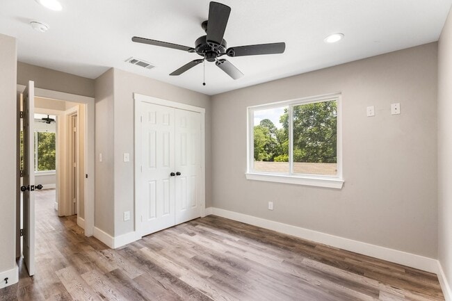 Building Photo - 1604 W Johnson St