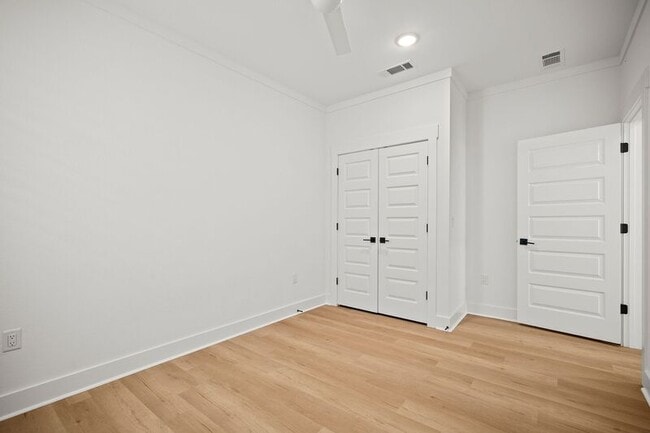 Building Photo - 440 S F St